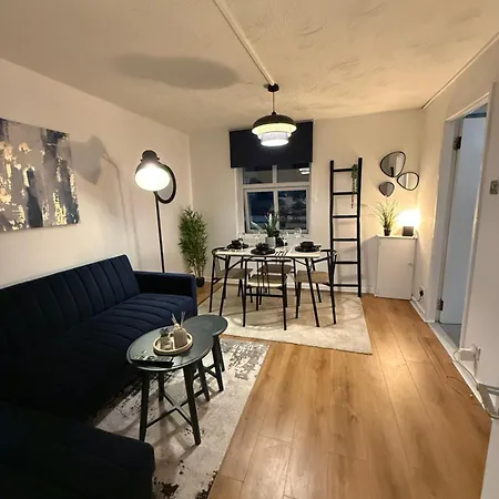 City Pad 1-Bed Opposite Shudehill Апартаменты *