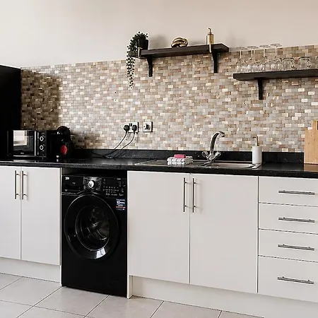 Daire Near Manchester City Centre, 2Br Apartment Sleeps 6 Manchester
