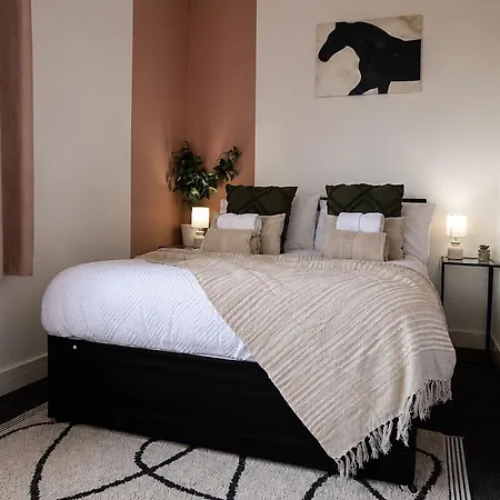 Near Manchester City Centre, 2Br Apartment Sleeps 6 Daire