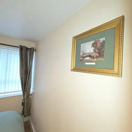 Modern 2br Near Centre & Ao Arena *