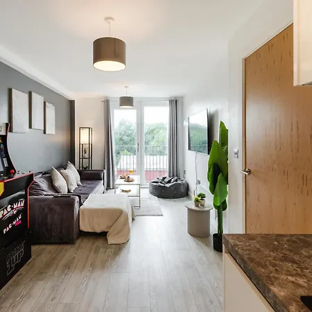 Luxury Centre - Sleeps 4 - Parking Daire