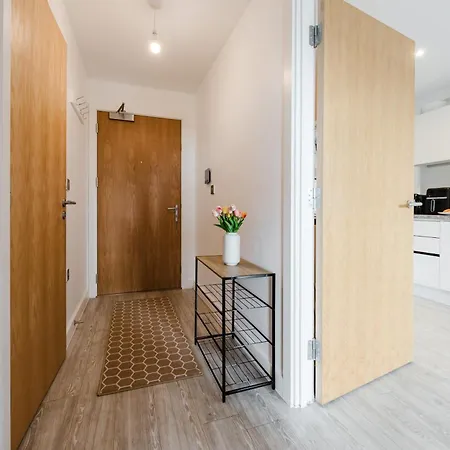 Luxury Centre - Sleeps 4 - Parking * Manchester