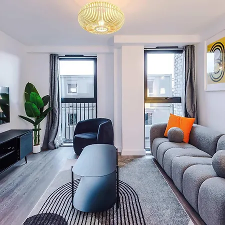Stylish 2br 2ba - Gym & Co-working *
