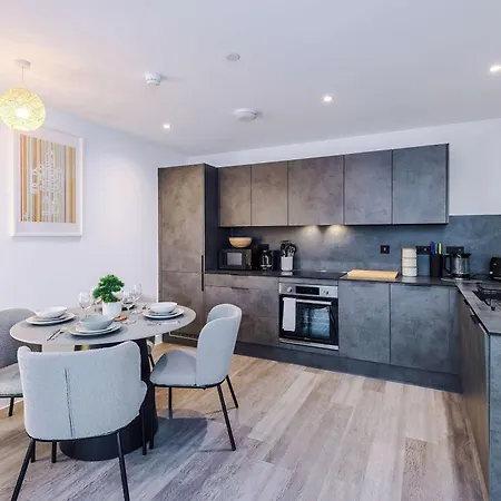 Stylish 2br 2ba - Gym & Co-working *