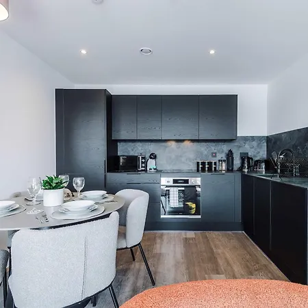 Modern 2br Near Centre Διαμέρισμα