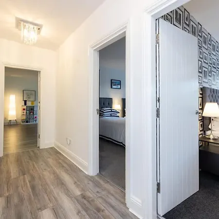 Spacious 2 Bed On Manchester's Famous Canal Street Apartmán
