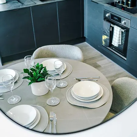Modern 2br Near Centre Διαμέρισμα