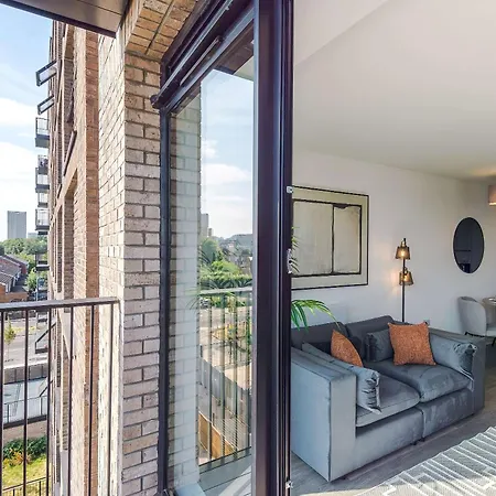Modern 2br Near Centre Διαμέρισμα *