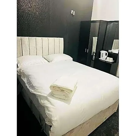 Oyo The Pleasant House 3* Manchester