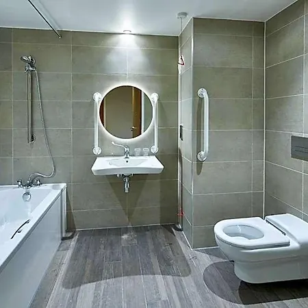 Marriott Victoria & Hotel 4*