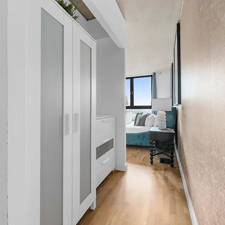 1 Bed Ancoats Canalside Flat Centre Apartment *