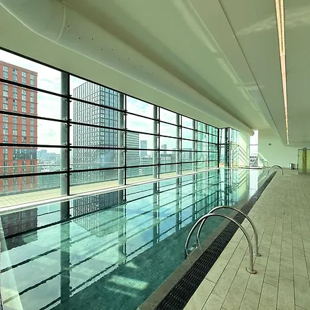 Skyline 3br Duplex - Pool, Gym & Parking * Manchester
