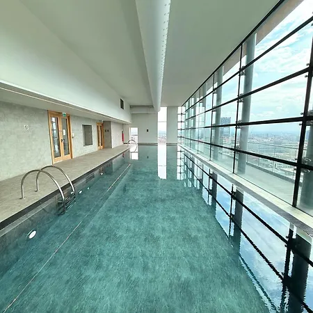 Luxury Living, 2-bed With Pool & Gym Appartamento