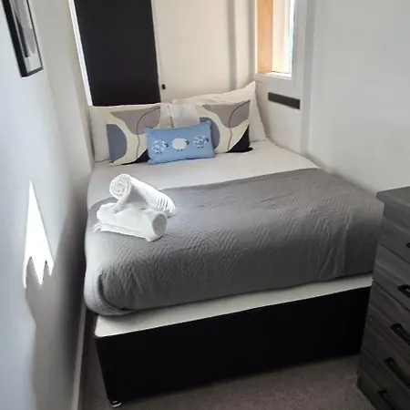 Modern 2Bedroom Apartment Fast Wifi Sleeps 5 Daire Manchester