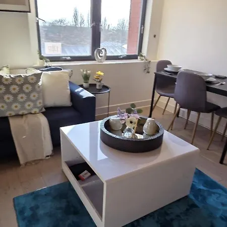 Modern 2bedroom Fast Wifi Sleeps 5 * Manchester