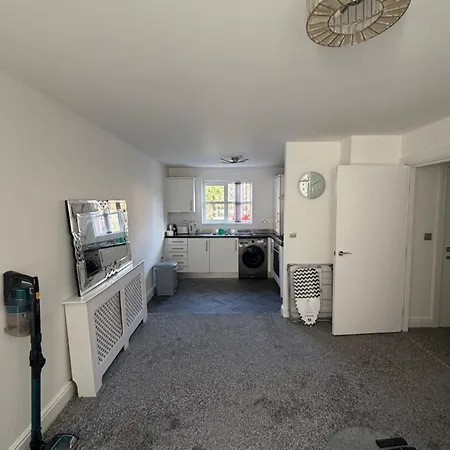 Two Bed Flat, Very Close To Airport, Ground Floor With Parking *