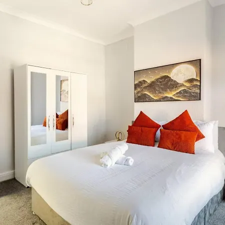 Casa vacanze 2br In Gorton, Free Parking & Wi-fi