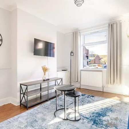 2br In Gorton, Free Parking & Wi-fi Casa vacanze Manchester