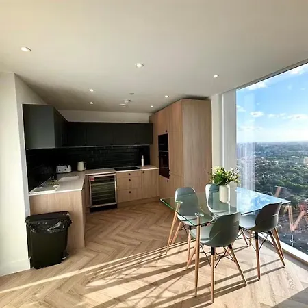 The Banks - Private Modern 2-bed Skyline Manchester