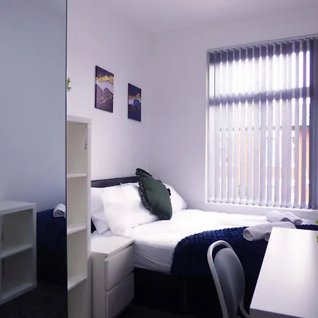 Spacious 4-bed House In Fallowfield - Sleeps 8 Manchester