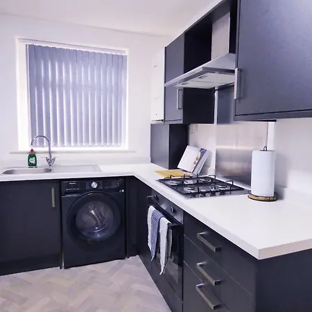 Spacious 4-bed House In Fallowfield - Sleeps 8 Manchester