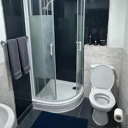 Sleeps 4 With Parking