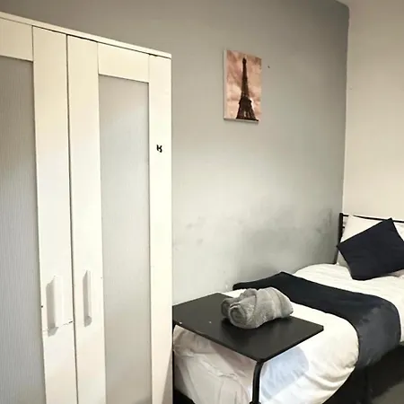 Sleeps 4 With Parking Appartamento *