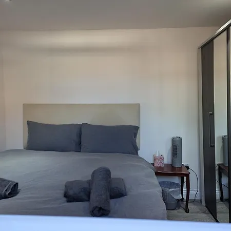 Peaceful And Comfortable Guest In Chorlton, Apartamento