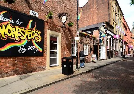Lovely Single Close To Mufc & Cricket Ground