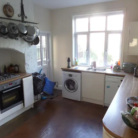 Lovely Single Close To Mufc & Cricket Ground Homestay szállás