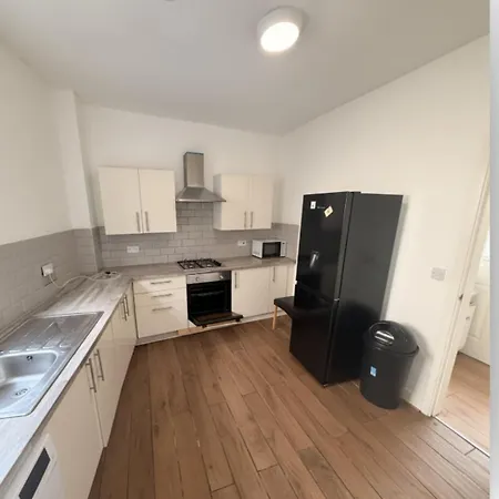 3 Bedroom House In Apartamento *