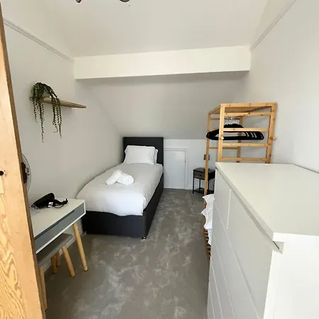 Casa de Férias Keystone Cosy 4 Bed House Manchester