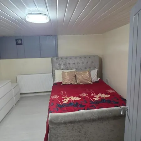 Апартаменты Beautiful Homebased Basement