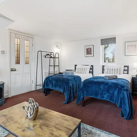 Victorian Elegance At Kingscliffe, Sleeps 16 *