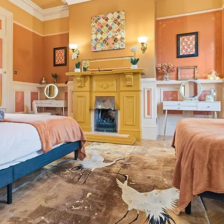 Victorian Elegance At Kingscliffe, Sleeps 16 Manchester