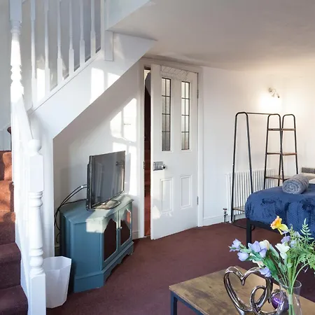 Victorian Elegance At Kingscliffe, Sleeps 16 * Manchester