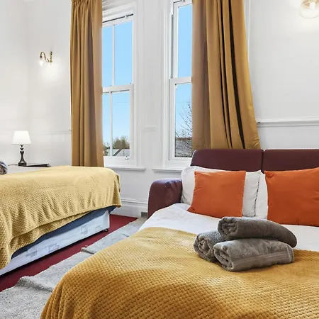 Victorian Elegance At Kingscliffe, Sleeps 16 * Manchester
