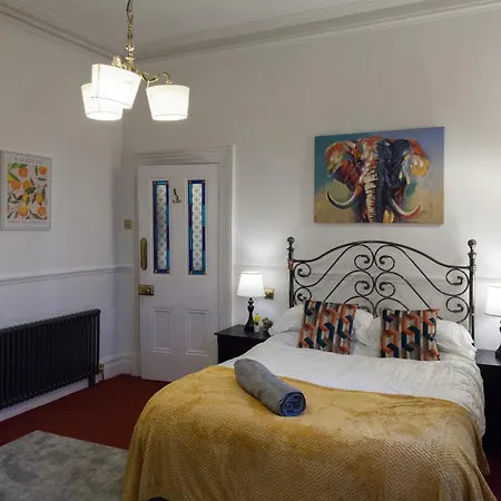 Victorian Elegance At Kingscliffe, Sleeps 16