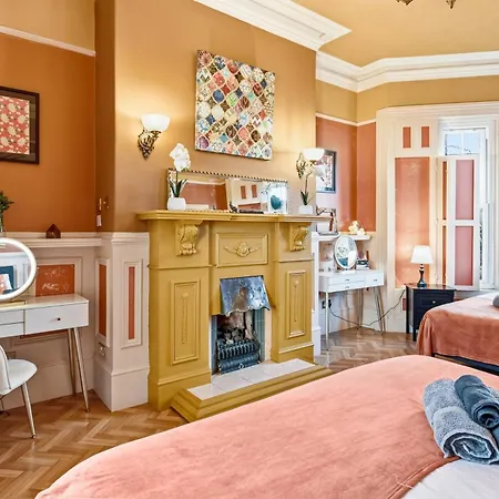 Victorian Elegance At Kingscliffe, Sleeps 16 Villa