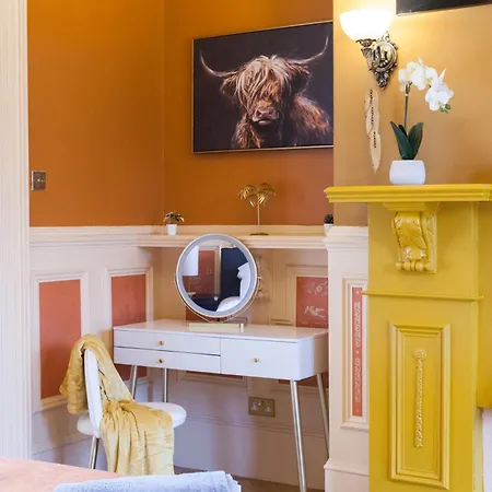 Victorian Elegance At Kingscliffe, Sleeps 16