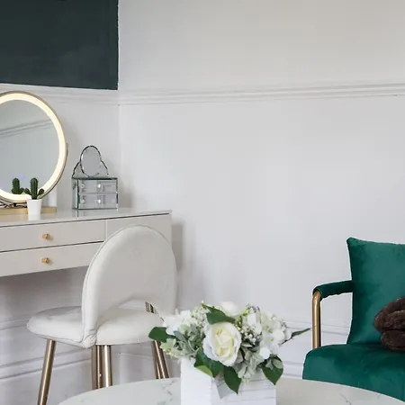 Victorian Elegance At Kingscliffe, Sleeps 16 * Manchester