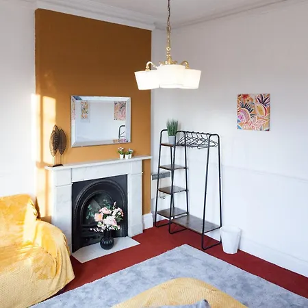 Villa Victorian Elegance At Kingscliffe, Sleeps 16 Manchester