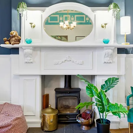 Victorian Elegance At Kingscliffe, Sleeps 16 *