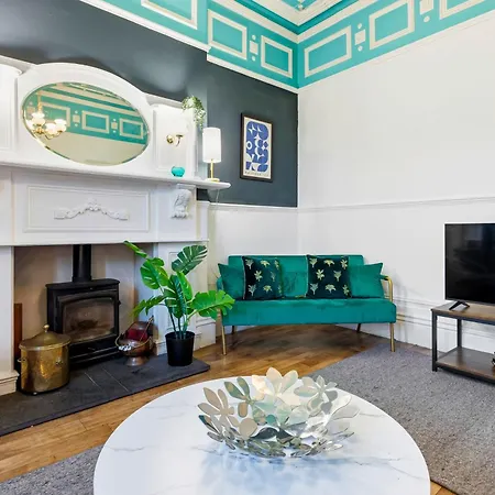 Victorian Elegance At Kingscliffe, Sleeps 16 * Manchester