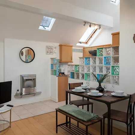 Villa Victorian Elegance At Kingscliffe, Sleeps 16