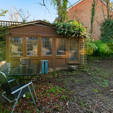 Victorian Elegance At Kingscliffe, Sleeps 16 Manchester
