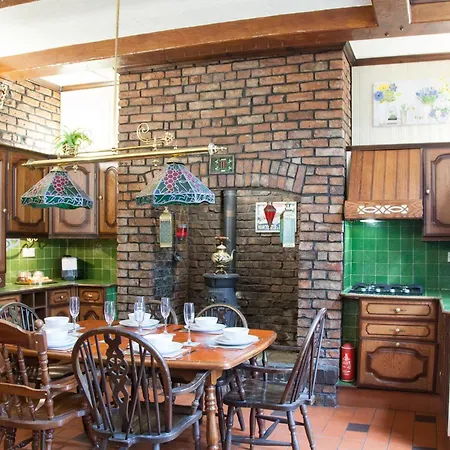 Victorian Elegance At Kingscliffe, Sleeps 16 Villa