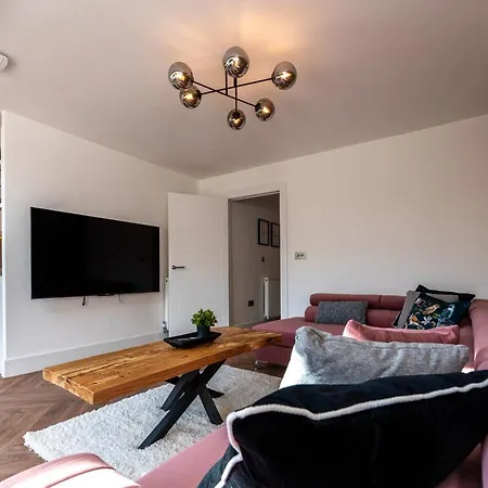 Luxury 8 Bed Манчестер