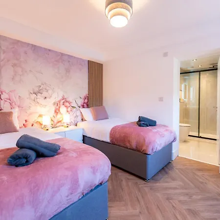 Дом отдыха Luxury 8 Bed Манчестер