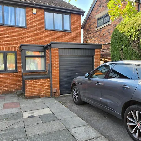 Casa de Férias 3 Bed Stockport Free Parking
